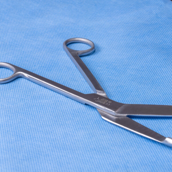 SS07-0291 18.5 cm LIster Scissors CU Side
